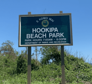 hookipa beach park sign